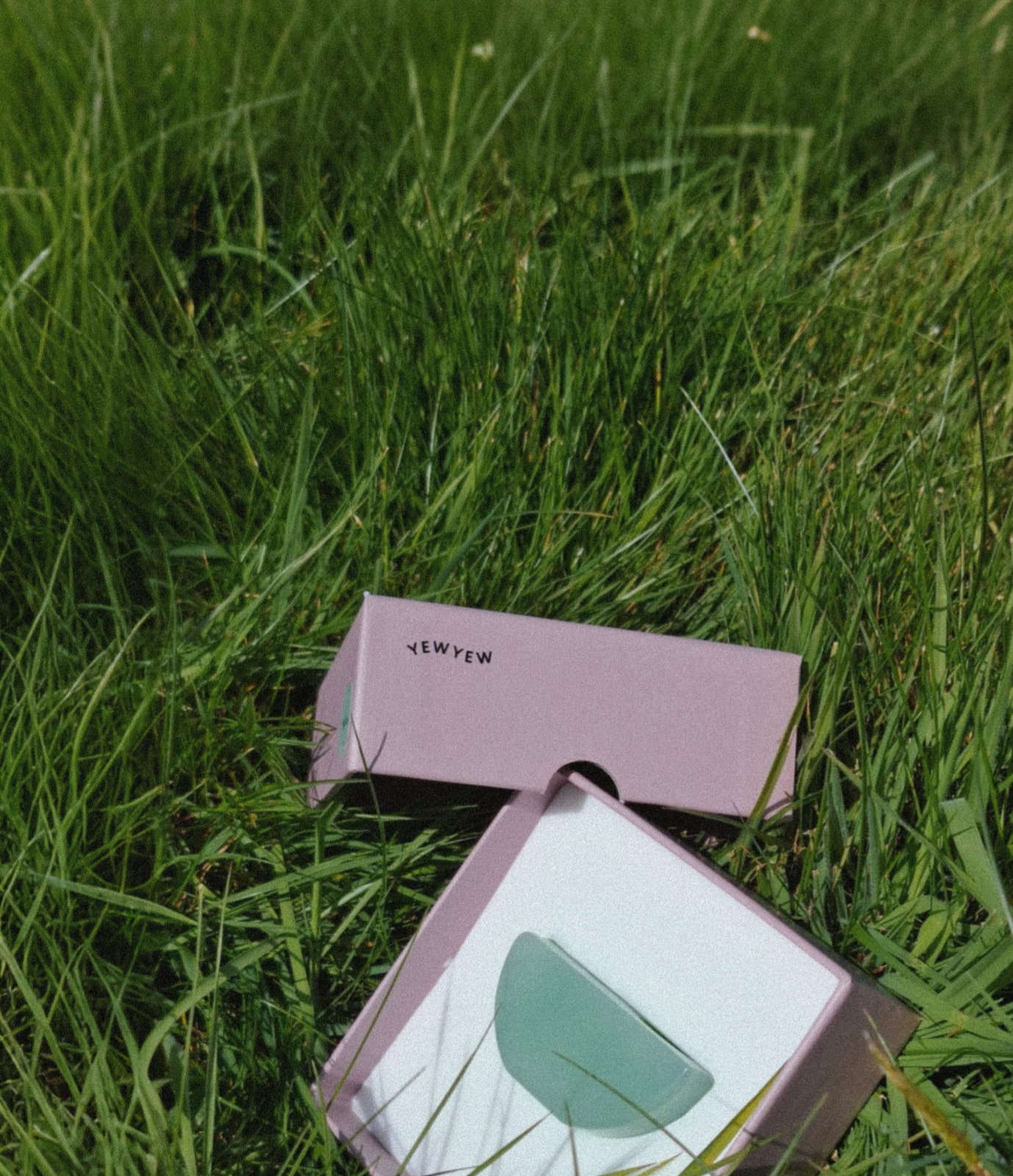 YewYew Half Moon Pipe in Mint Colourway - grass